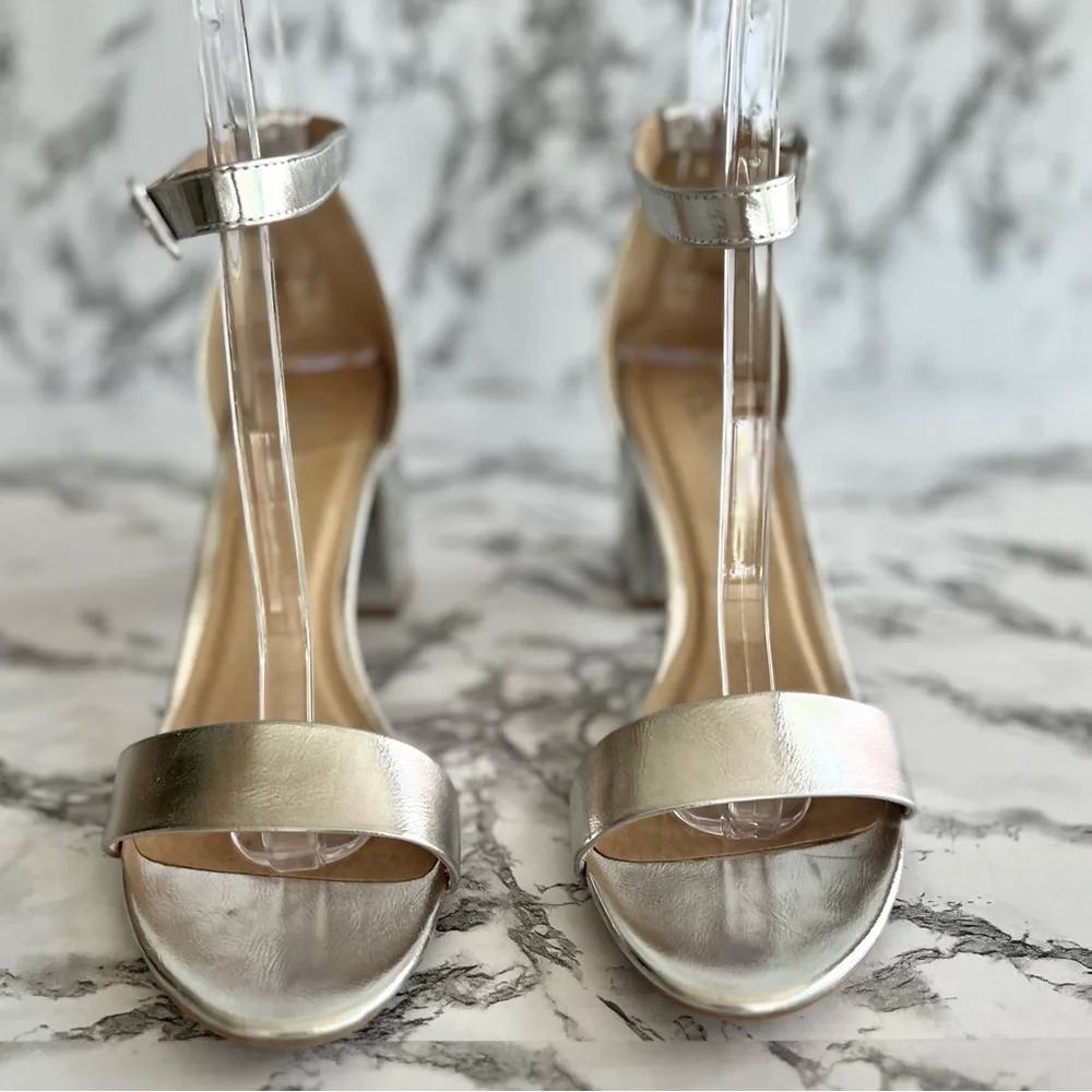 CL by Chinese Laundry Jody Silver Metallic Ankle Strap Block Heel Sandals 10